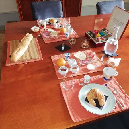 Authentieke Franse Kamer. Melay  Exterior foto